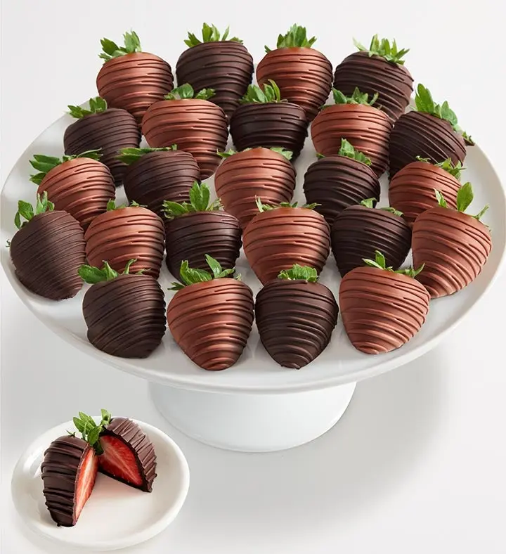 Fresas con chocolate con leche y negro belga artesanal (Mezcla de chocolate con leche y negro - Media docena)