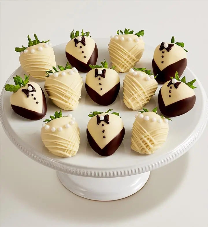 Diseño de fresas cubiertas de chocolate belga para los novios