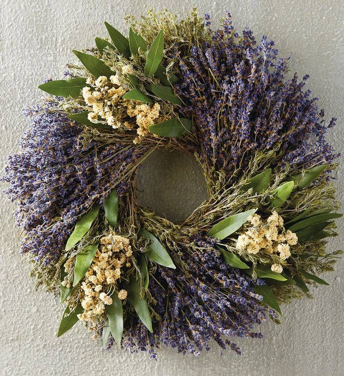 Corona de hierbas de lavanda