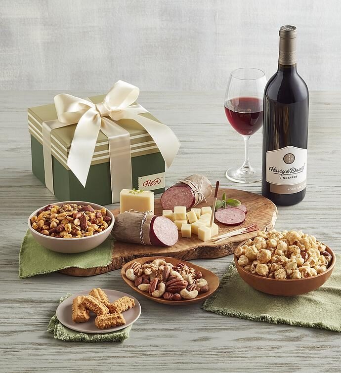 Caja de regalo para amantes de los snacks con vino.