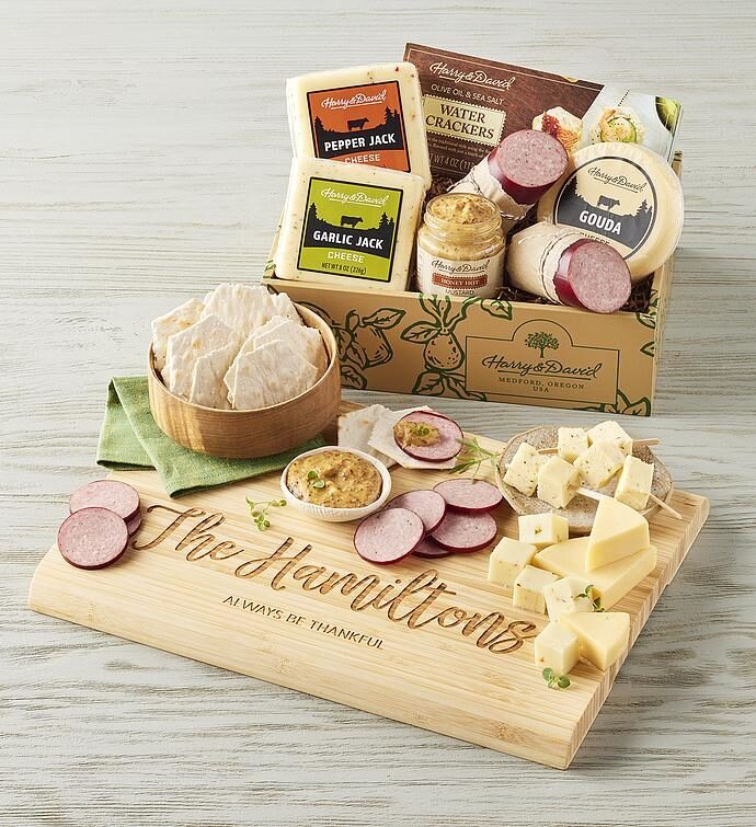 Caja de regalo de lujo para carne y queso con tabla de cortar de bambú personalizada.