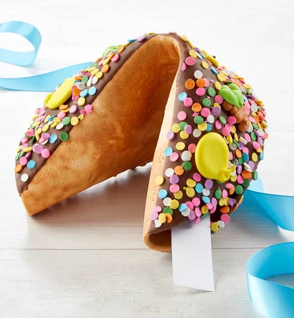 Gigante galleta de la fortuna de feliz cumpleaños