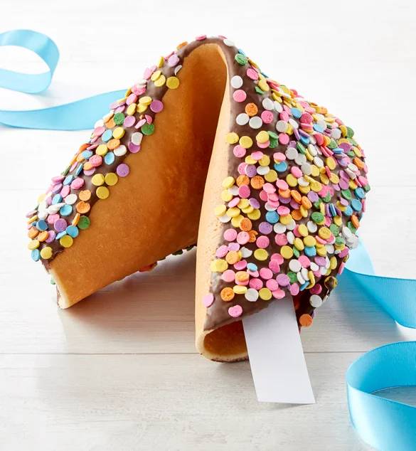 Galleta de la fortuna gigante con confeti