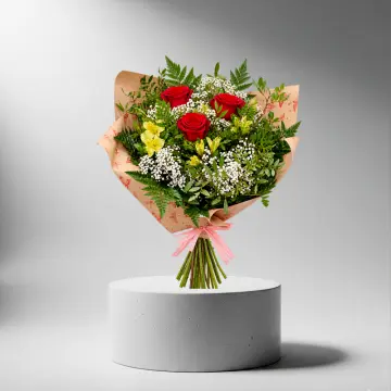 Alstroemeria con rosas