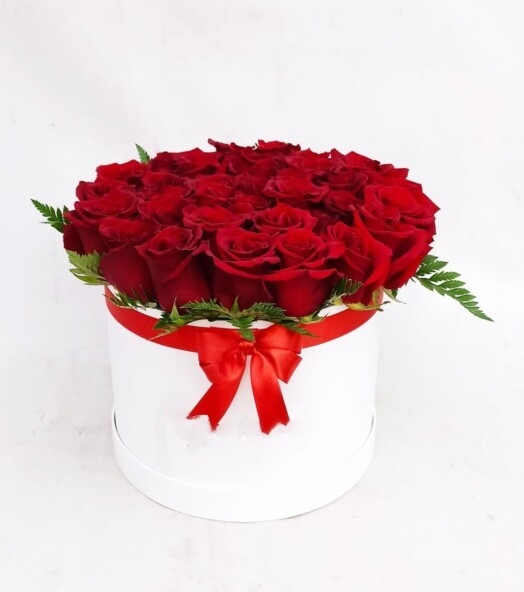 ROSAS EN CAJA DE LUJO (Pequeña)