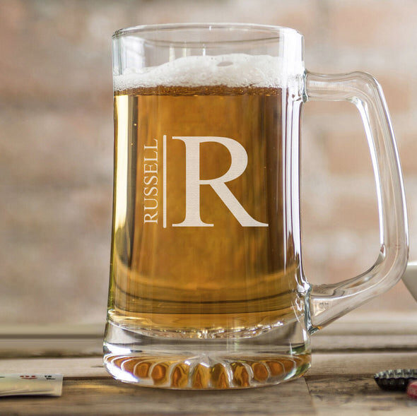 Jarra de cerveza de 25 oz con monograma para padrinos de boda