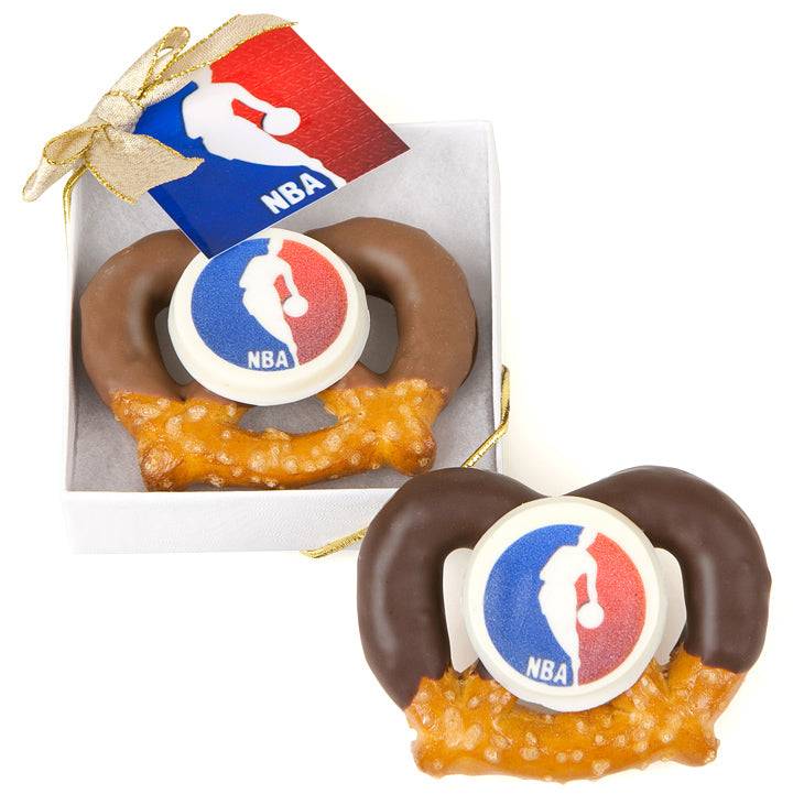 Pretzels retorcidos con logo en caja
